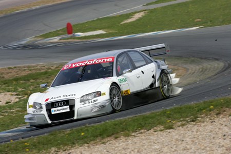 Adam Carroll test zijn Audi op Oschersleben